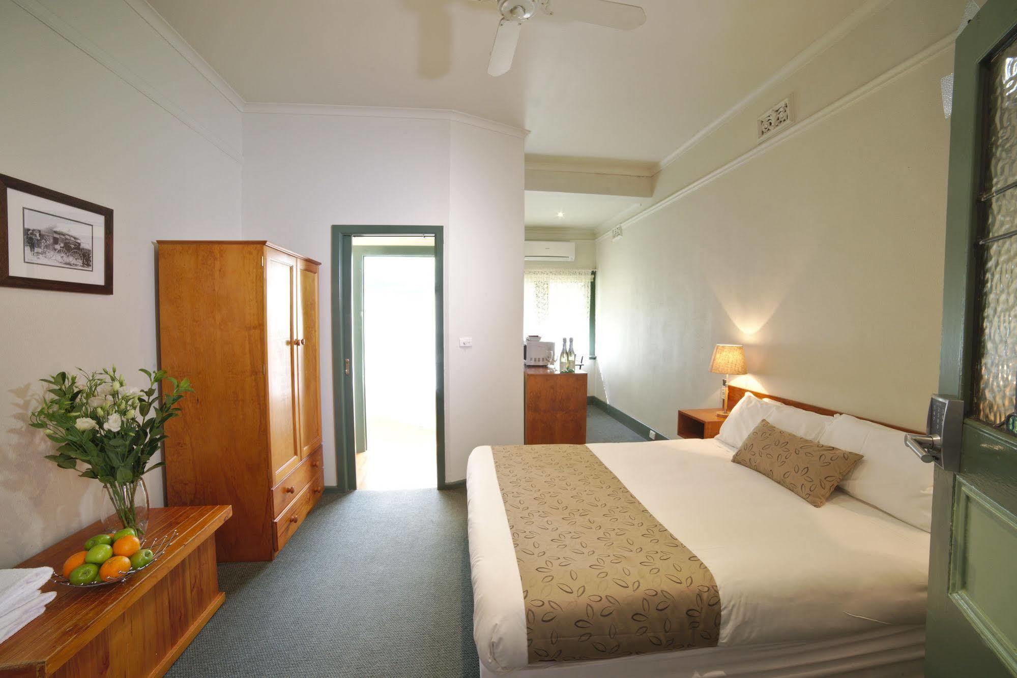 Ballarat Station Apartments エクステリア 写真
